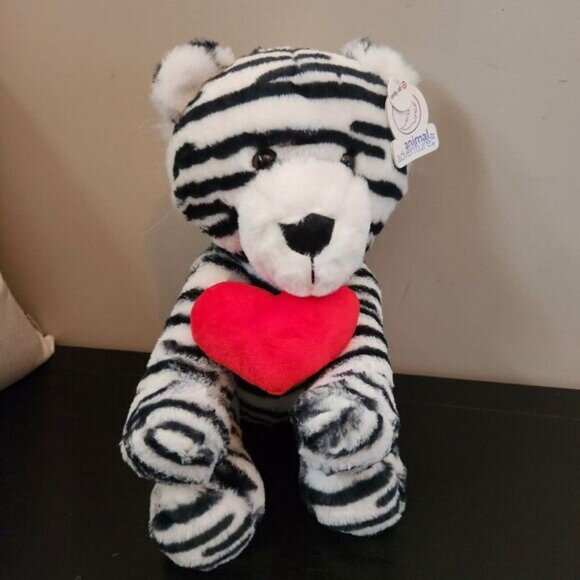 Plush White Tiger With Heart NWT Valentine's Animal Adventure Stuffie - Picture 1 of 4